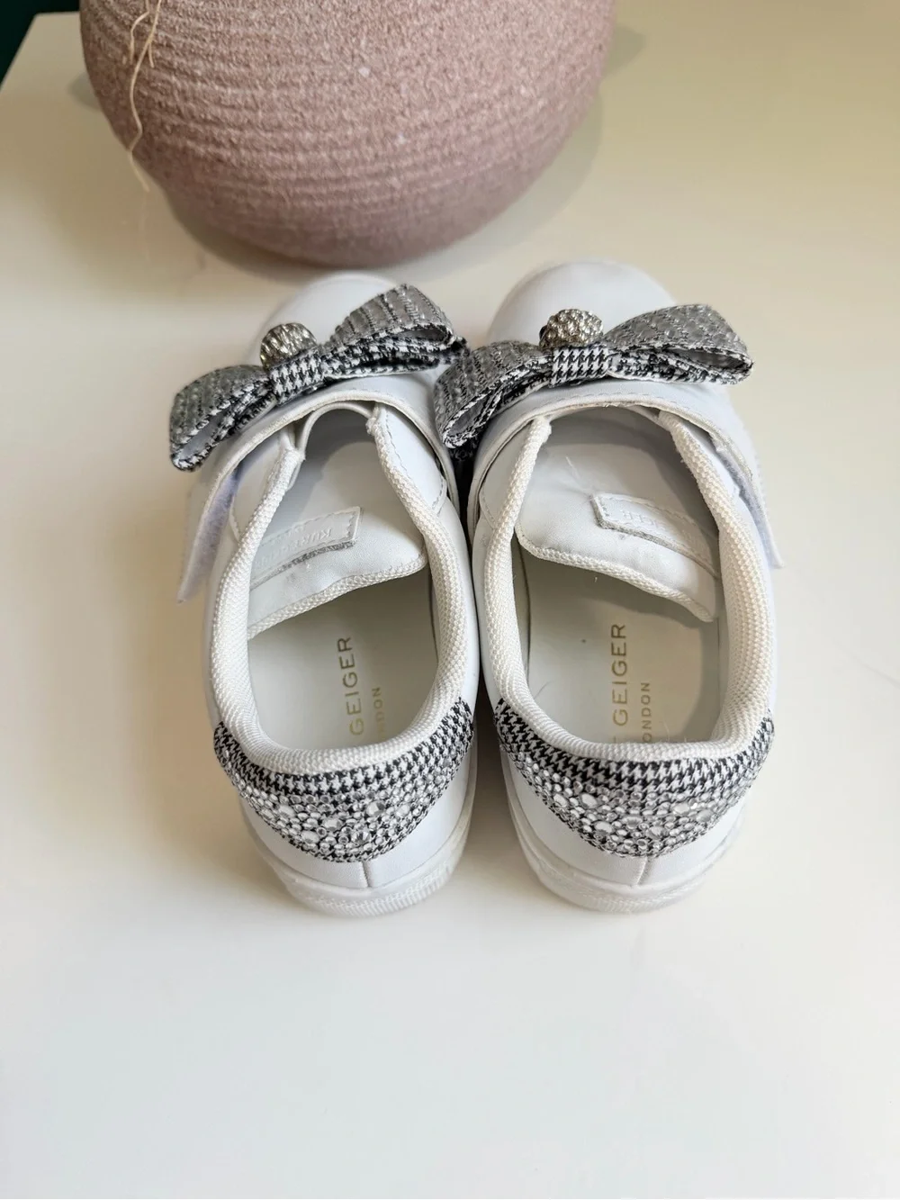 Kurt Geiger Kids Mini Laney Bow Sneakers Size 9 Toddler White Crystal